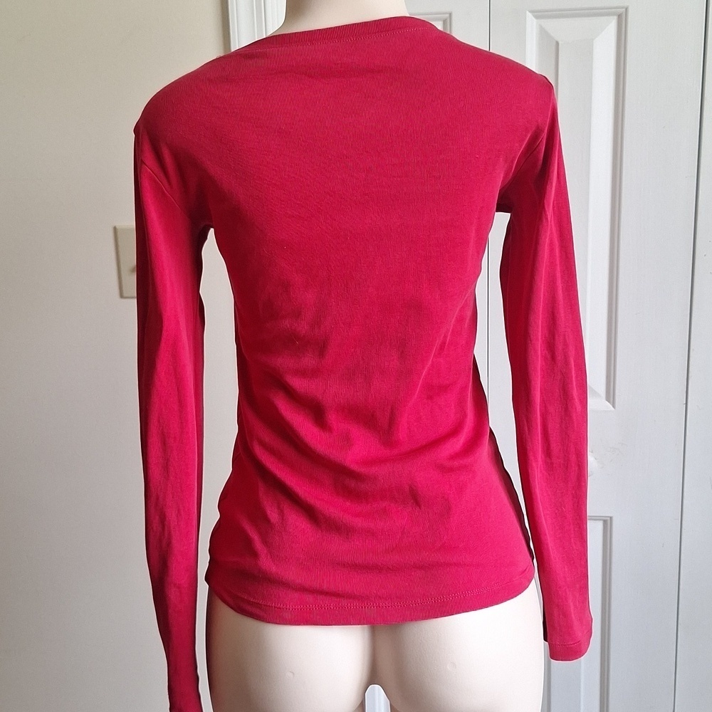 3/$20 Tommy Hilfiger 100% Cotton Deep Red V-Neck Long Sleeve Tee Size Small - Picture 4 of 7